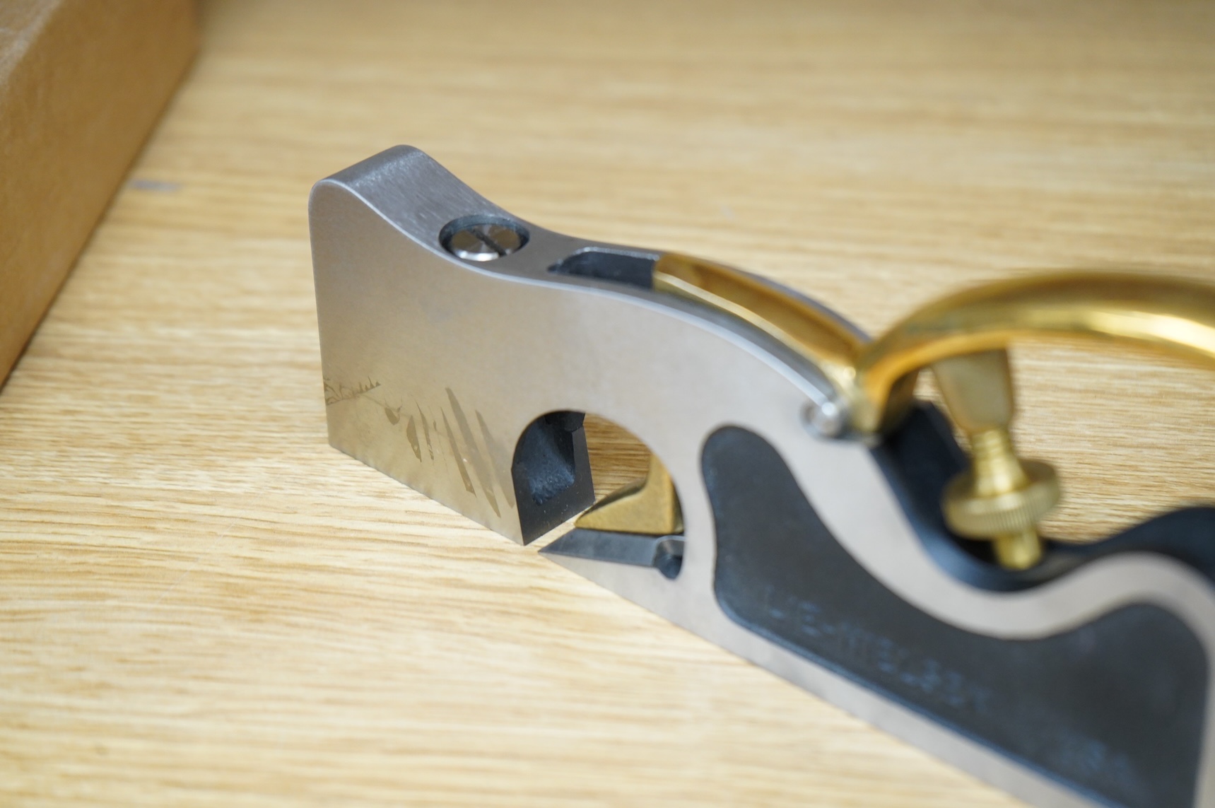 A boxed Lie-Nielsen Toolworks medium shoulder plane (L-N 042) with paperwork